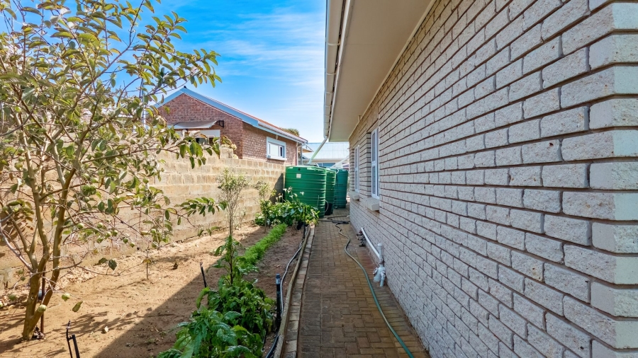 3 Bedroom Property for Sale in Stilbaai Wes Western Cape